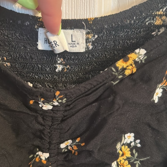 Cropped Flower Top - Picture 3 of 3